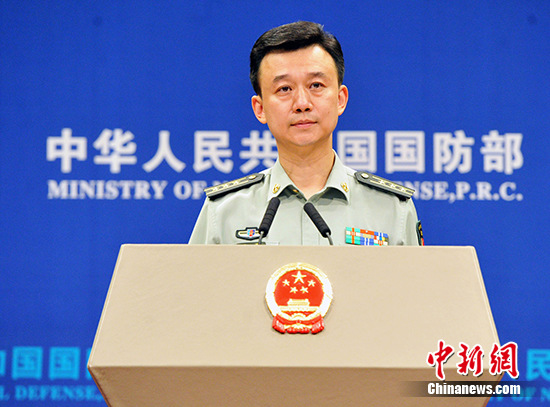 8月25日,中国国防部新闻发言人吴谦答记者问