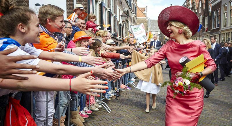 荷兰名人政要如何与百姓互动?