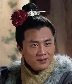 那年新版《水浒传》里杜淳饰演的西门庆头顶一朵大红花的形象出炉之后