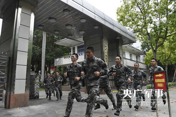 厦门警备区炮兵团改革图片