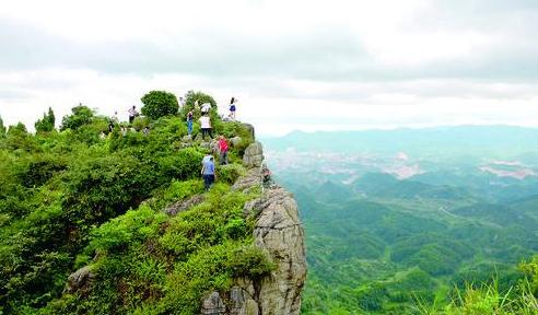 貴州地標石之黔東南州香爐山