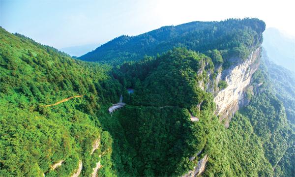 發展上先行一步,更優一些在彭水苗族土家族自治縣摩圍山飛雲口景點,站