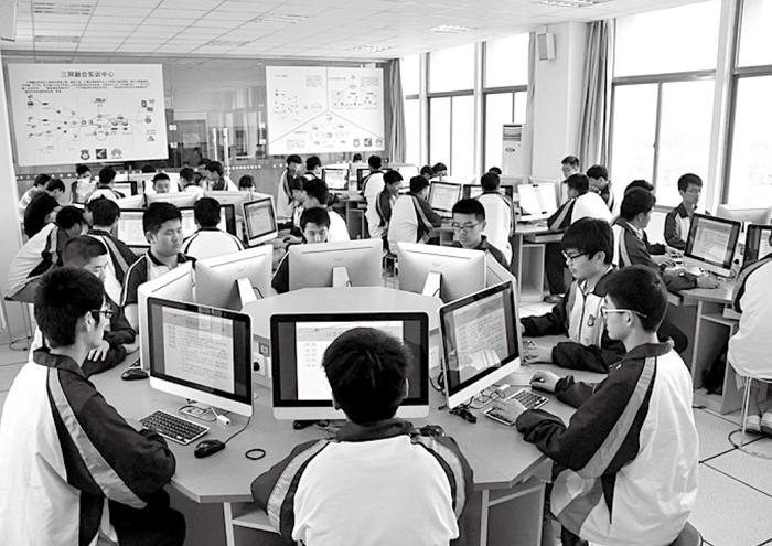 职业需求来调整教学策略,使学生能够在计算机课堂上提升知识运用能力